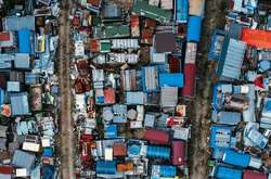  Штрафмайданчик МАФів на Богатирській, зроблене за допомогою дрона. 