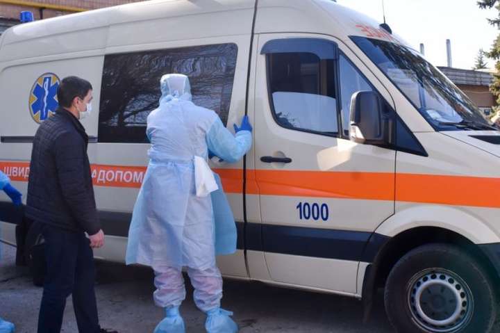 Число заразившихся коронавирусом в Украине превысило 13 тысяч