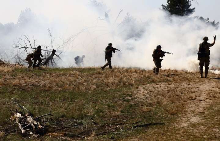 Окупанти відкривали вогонь біля Авдіївки і Павлополя, поранено бійця Збройних сил 