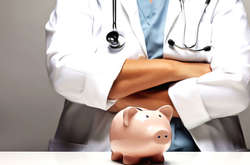 Уряд переказав кошти для виплати надбавок медикам