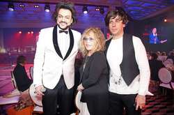 Российская певица Пугачева в окружении бывшего мужа Киркорова и нынешнего - Галкина