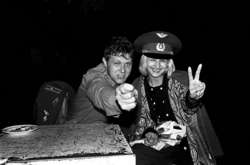 Уныние, бедность и алкоголь. Депрессивные фото Луганска 1990-х годов