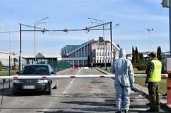 Пункт пропуску в Рава-Руській, який вчора «відкрив» уряд, досі закритий