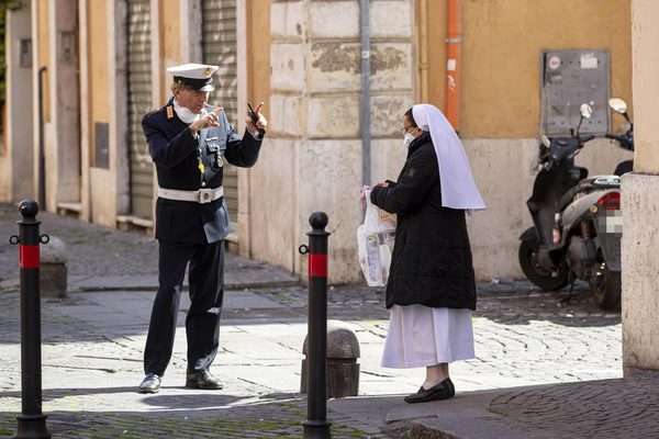 Італія відновить меси у храмах з 18 травня 