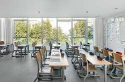 Франція з наступного тижня відкриє 90% шкіл