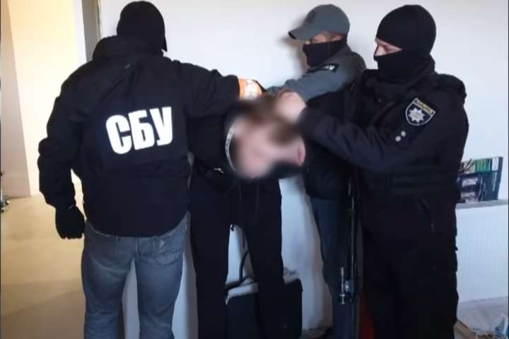 На Київщині затримали співробітників поліції і СБУ, які викрадали людей
