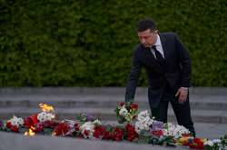 Президент поклав квіти до Вічного вогню в Києві