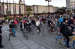 Люди також протестували проти ймовірної корупції в правому націоналістичному уряді прем’єр-міністра 