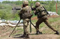 Доба на Донбасі: військові ліквідували одного бойовика та ще чотирьох поранили