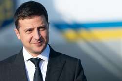 Зеленський подякував своїй матері Риммі Володимирівні та дружині Олені