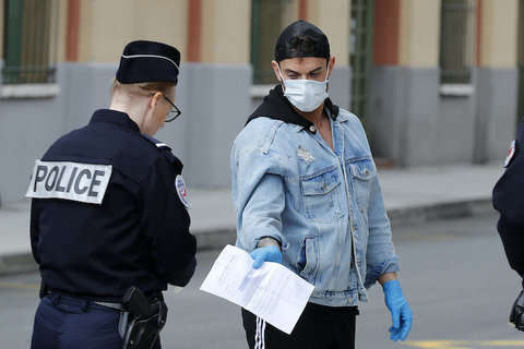 Швейцарія і Франція послабили карантин: що дозволено 