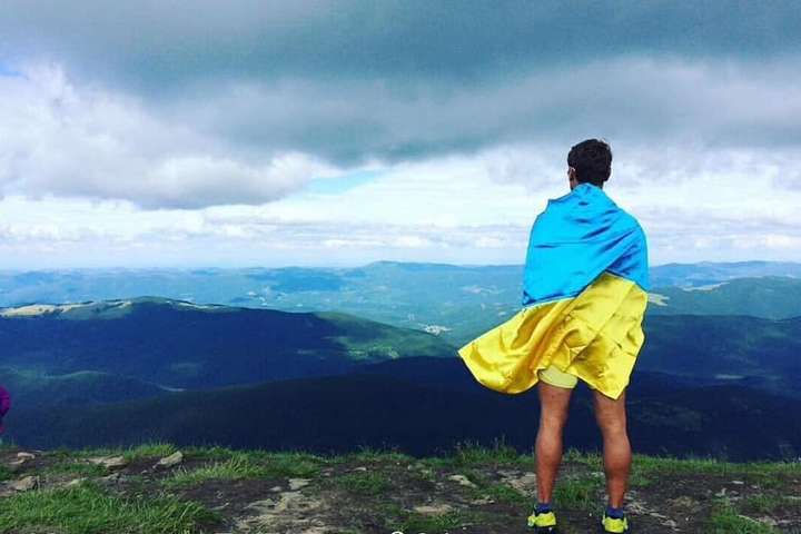 Через два місяці після зникнення українця на горі Фудзіямі в Японії знайшли синьо-жовтий прапор (фото)