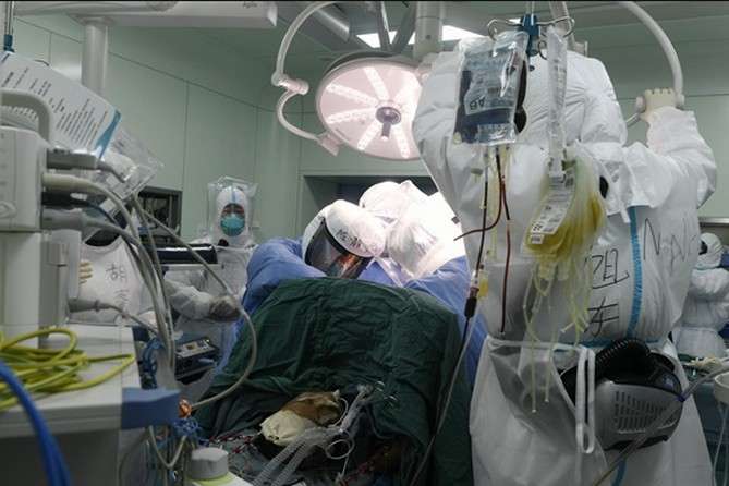 У Вухані пересадили легені пацієнту, який переніс Covid-19
