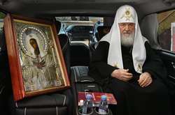Поїздки патріарха Кирила з іконами не відігнали коронавірус від Росії