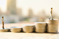 Розмір мінімальної пенсії виросте з 1 липня на 74 грн до 1712 грн, а у грудні  - на 57 грн до 1769 грн