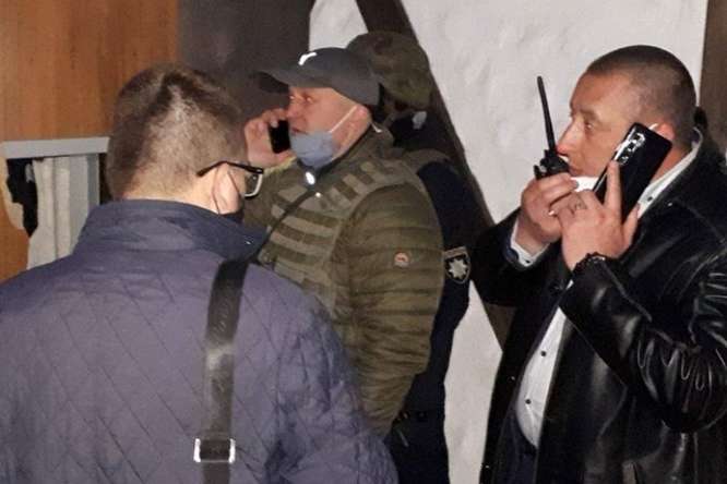 На Львівщині чоловік погрожує підірвати ресторан: поліція веде перемовини