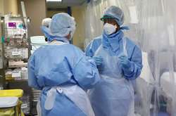 З початку пандемії у французьких лікарнях від коронавірусу померли 17 003 людини, ще 9 988 летальних випадків зафіксували в інших установах