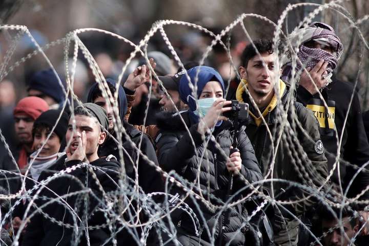 Евросоюз готовится к наплыву беженцев после ослабления карантина