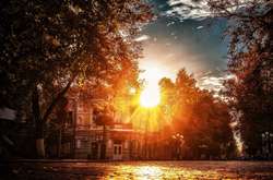 На зміну нічним заморозкам в Україну сьогодні повернеться сонячна погода