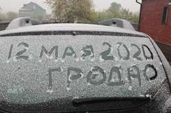 Беларусь засыпало снегом (фото)