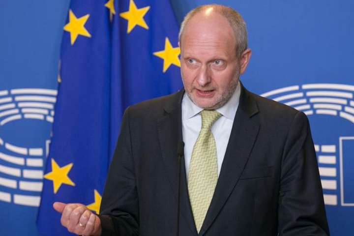 ЄС привітав Україну з прийняттям «антиколомойського» закону 