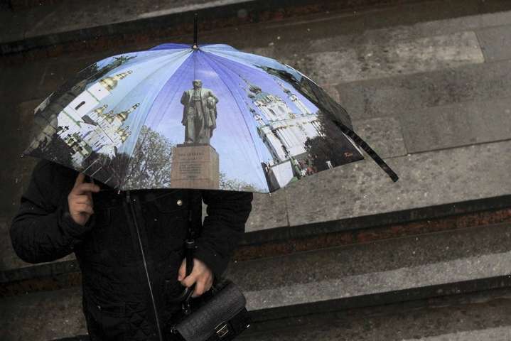 Погода в Україні на сьогодні: короткочасні дощі і температура до +24
