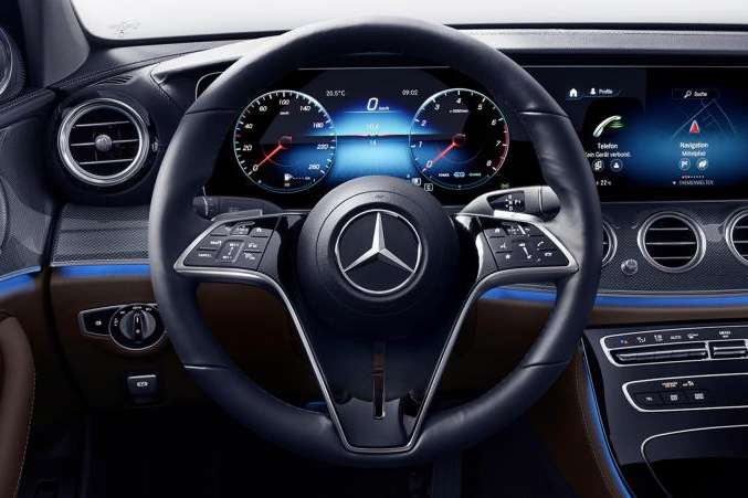 Новый руль Mercedes-Benz чувствует, когда вы к нему прикасаетесь