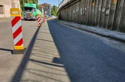 Частину огорожі, яка відірвалась від кріплення, уже прибрали