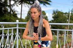 Ольга Ляхова все ще не може повернутися зі збору в Кенії, але при цьому впливає на спортивні процеси в Україні