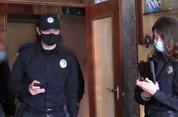 У квартирі, де було виявлено мертвого чоловіка, працювала слідчо-оперативна група