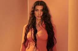 Растолстевшая Кортни Кардашьян выложила фото в бикини. Ее заподозрили в беременности