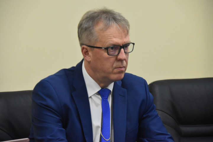 Рада ЄС продовжила мандат керівника дорадчої місії в Україні