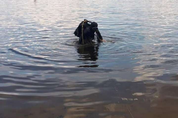 На озері в Києві виявлено тіло чоловіка