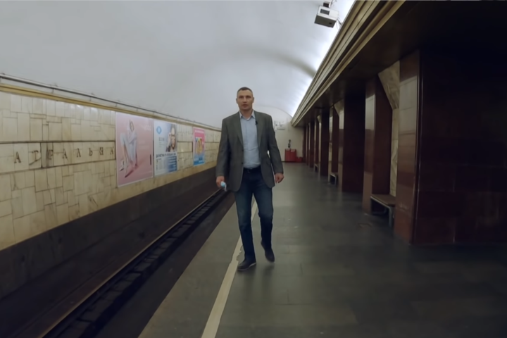 Кличко проверил, как метро готовится к открытию (видео)