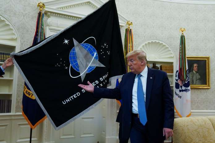Трамп заявил о создании в США «супер-пупер-ракеты»