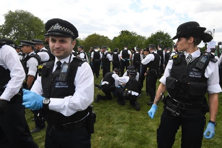У Лондоні поліція розігнала акцію протесту проти карантину