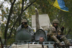 За добу на Донбасі поранено трьох українських захисників