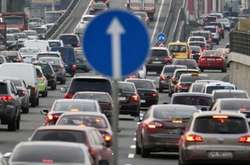 Транспортний колапс у Києві: тиждень почався з величезних заторів (карта)