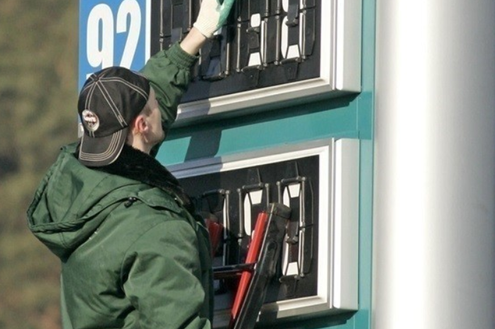 «Бензин має бути по 13 грн». Експерти оцінили поточні ціни на українських АЗС