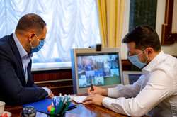  Люди виходять на роботу, і їм треба дати можливість добиратися, – президент 