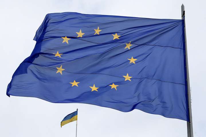 Евросоюз направил помощь Украине для борьбы с коронавирусом