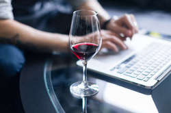 Многие считают, что алкоголь снимает стресс и ослабляет ощущение тревоги и страх...