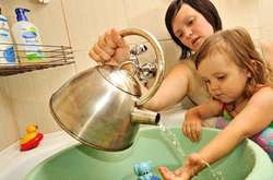 Кияни без гарячої води: сьогодні будуть відключені ще 1300 будинків