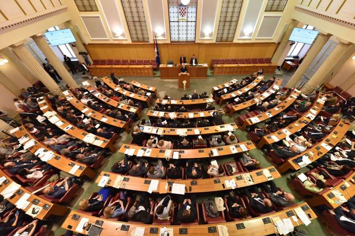 Парламент Хорватії оголосив про саморозпуск