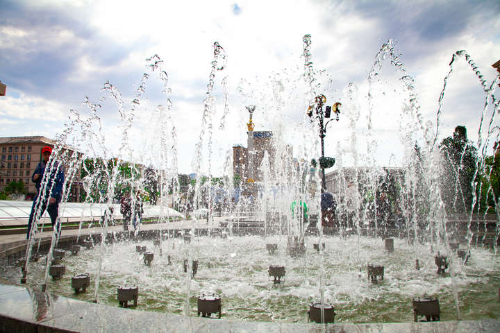 Оголошено дату запуску київських фонтанів і графік роботи