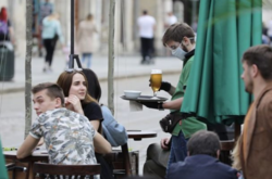 Держпродспоживслужба перевірила на дотримання протиепідемічних заходів майже 10 тисяч кафе, перукарень та магазинів