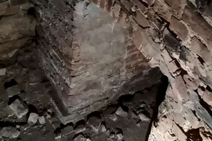У Луцьку знайшли підземні кімнати - Під замком у Луцьку науковці знайшли таємничі підземні кімнати