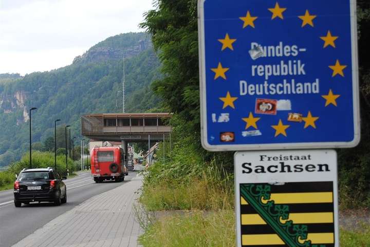 Німеччина і країни Вишеградської четвірки домовляються про відкриття кордонів