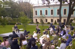 Зустріч у Нормандському форматі президент анонсував після спаду епідемії коронавірусу