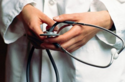 Кабмін виділив понад 2 млрд грн з «коронавірусного» фонду на виплати медикам